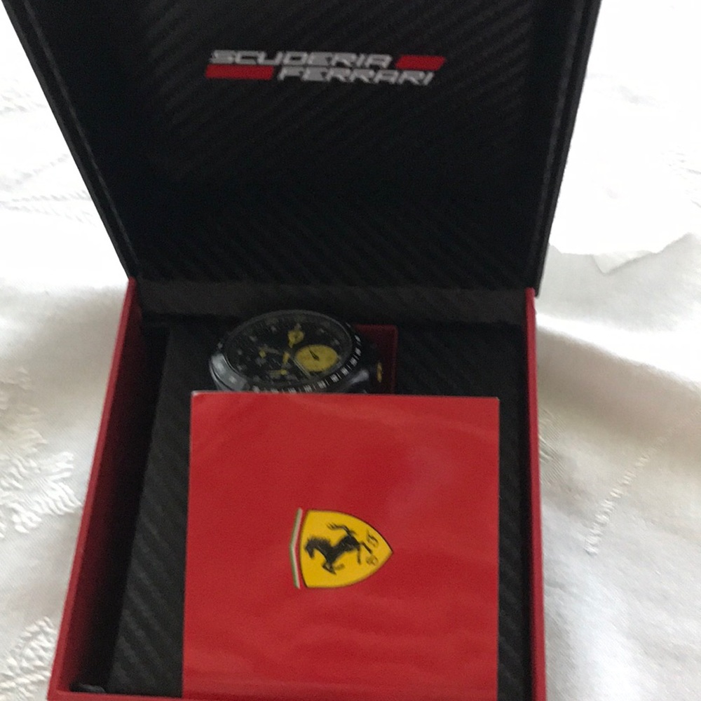 Watch - Picture 2 of 4